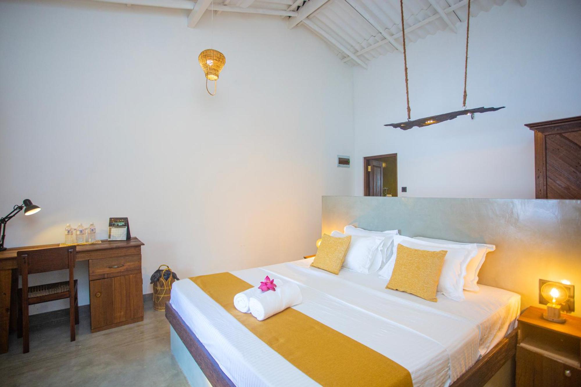 Aki Luna Lagoon Resort Hikkaduwa Exterior photo