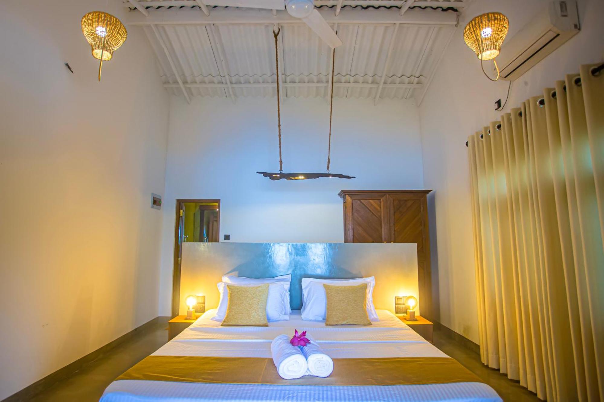 Aki Luna Lagoon Resort Hikkaduwa Exterior photo