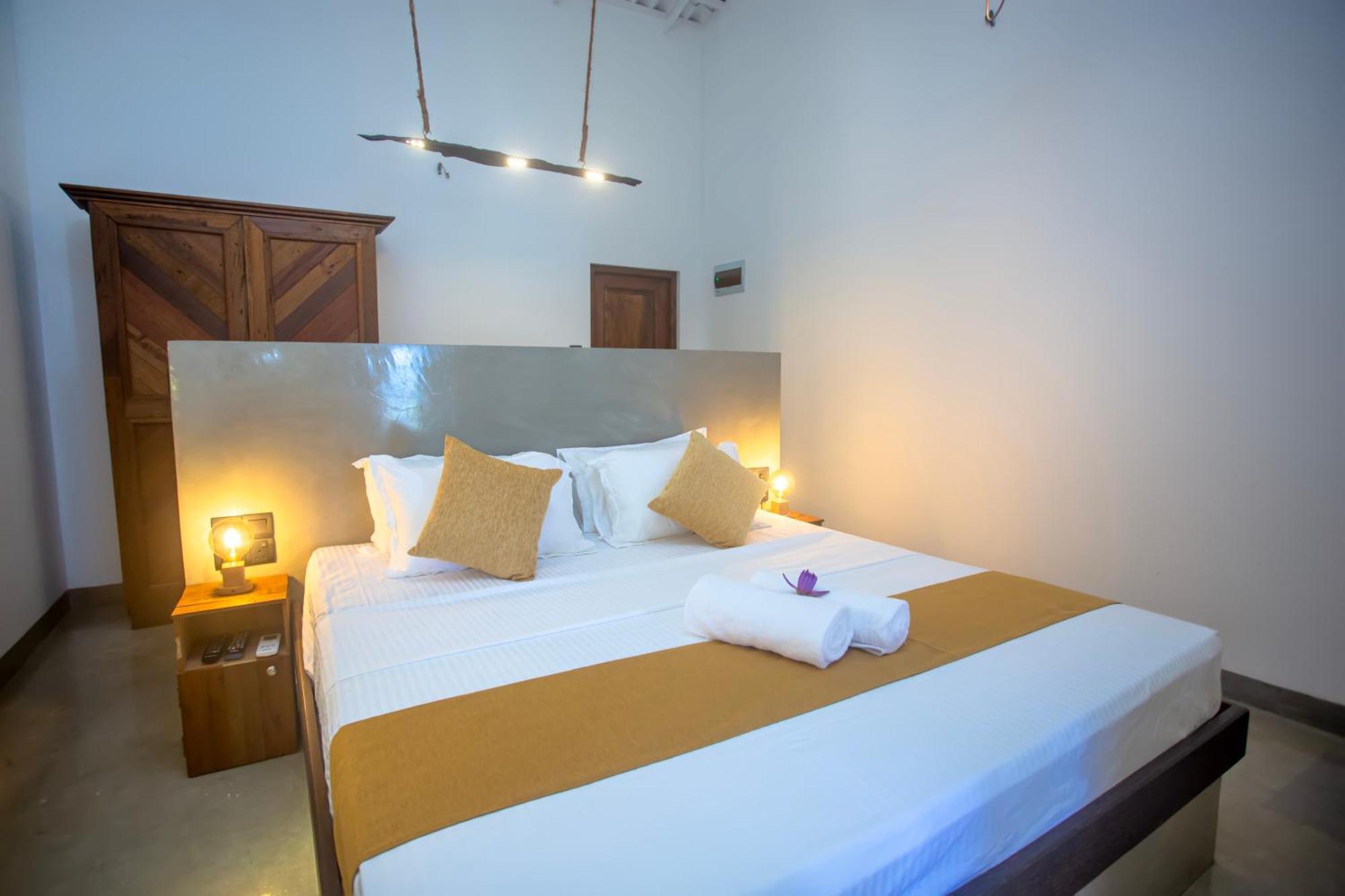 Aki Luna Lagoon Resort Hikkaduwa Exterior photo