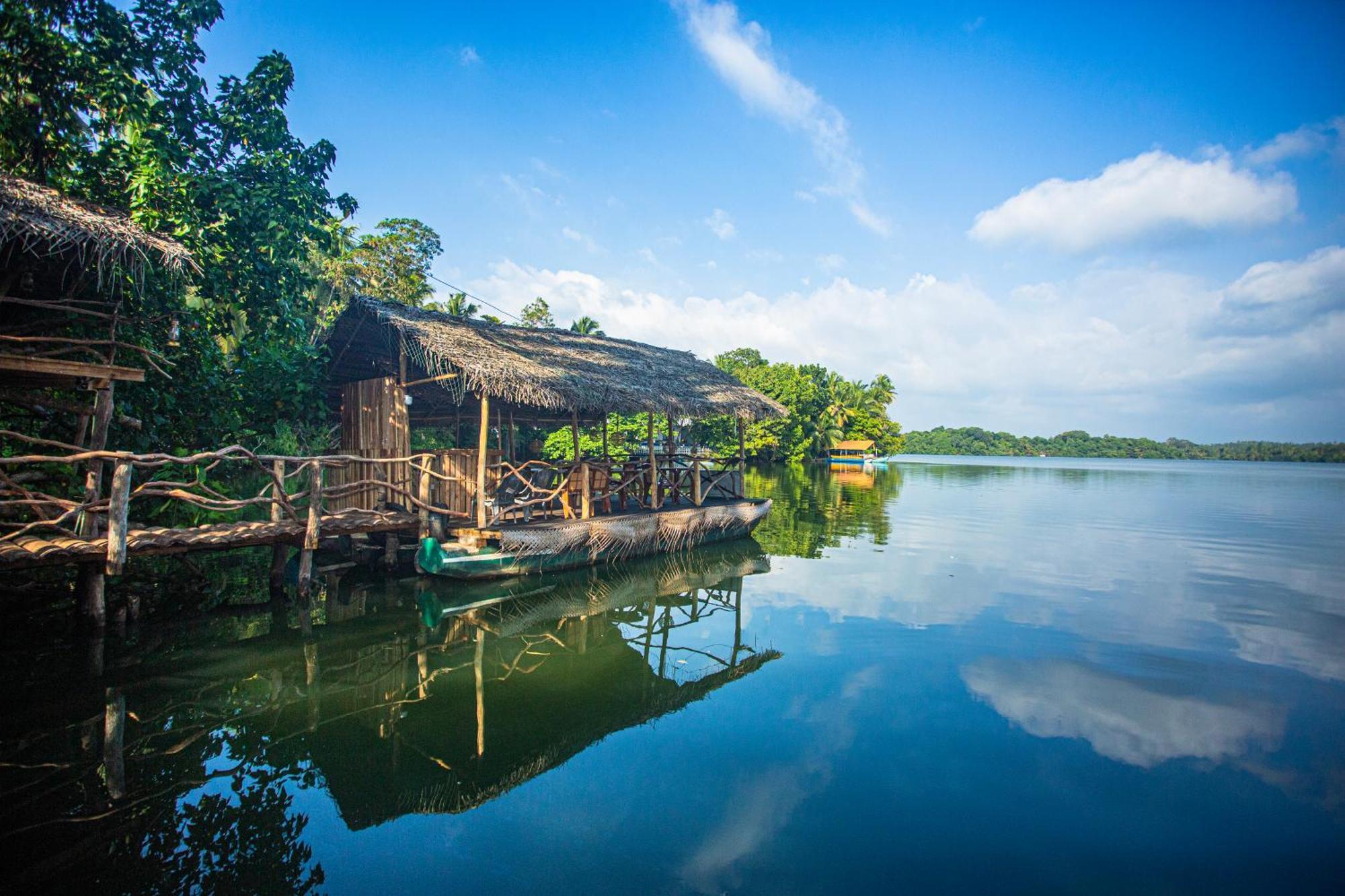Aki Luna Lagoon Resort Hikkaduwa Exterior photo