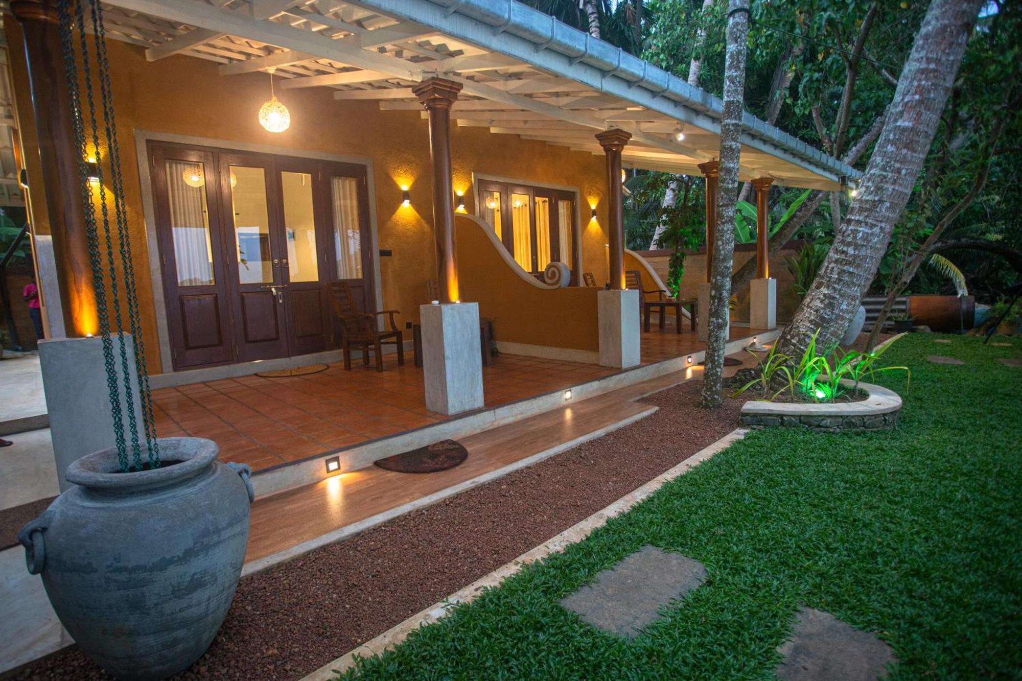 Aki Luna Lagoon Resort Hikkaduwa Exterior photo